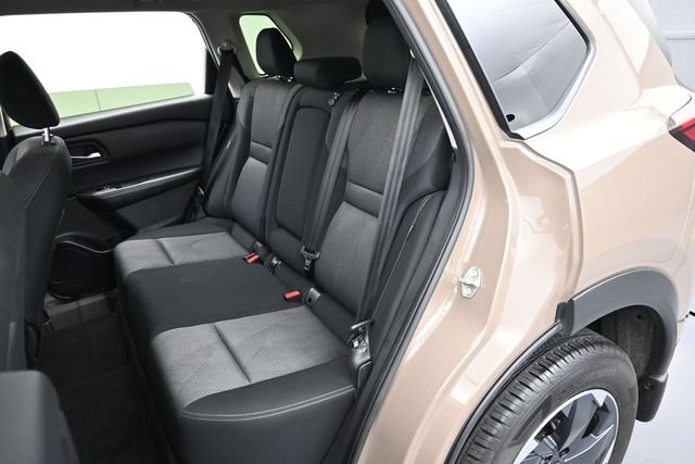 Used 2025 Nissan Rogue SV FWD image 26