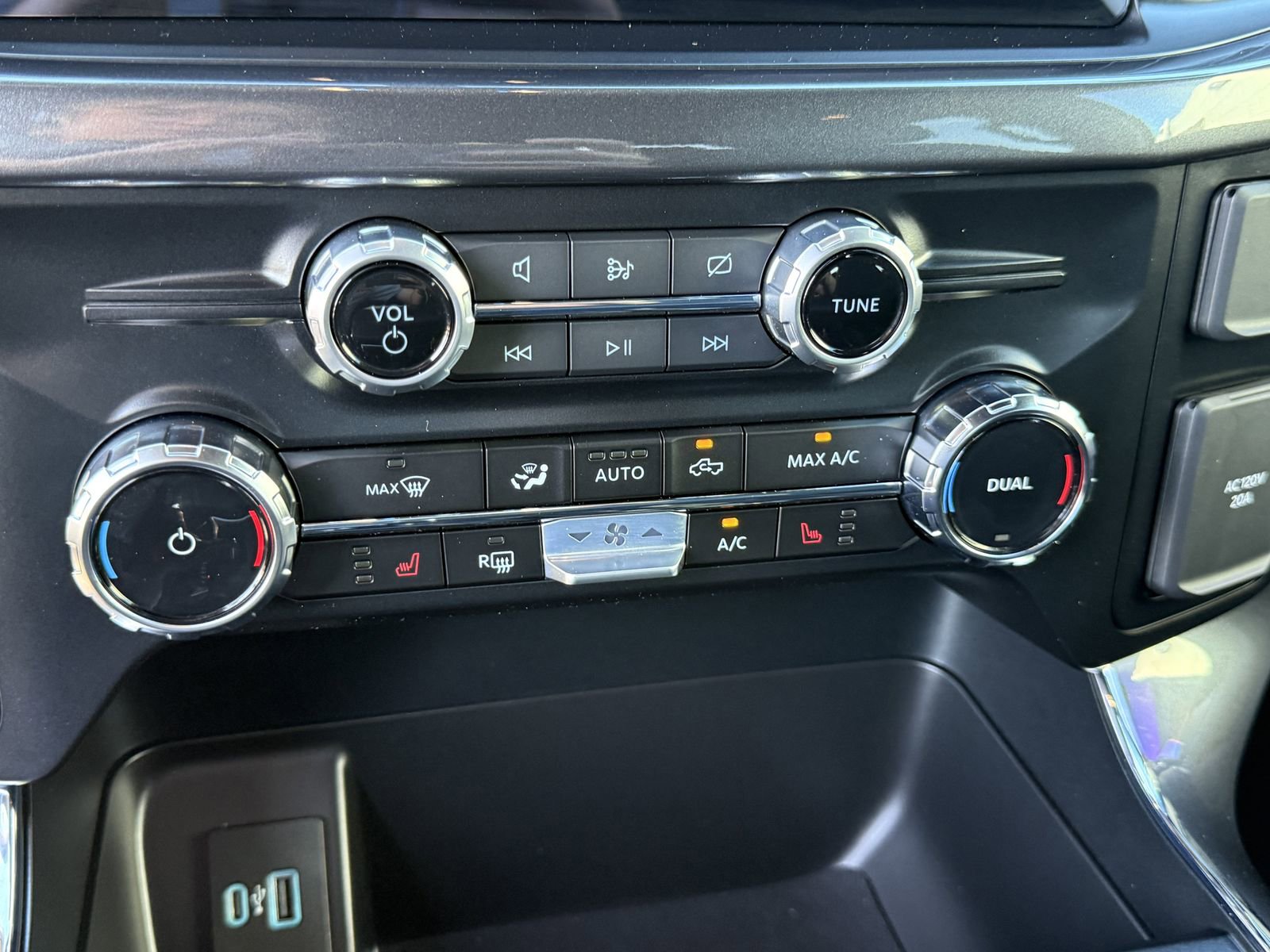 Certified 2023 Ford F150 XLT w/ Equipment Group 302A High image 24