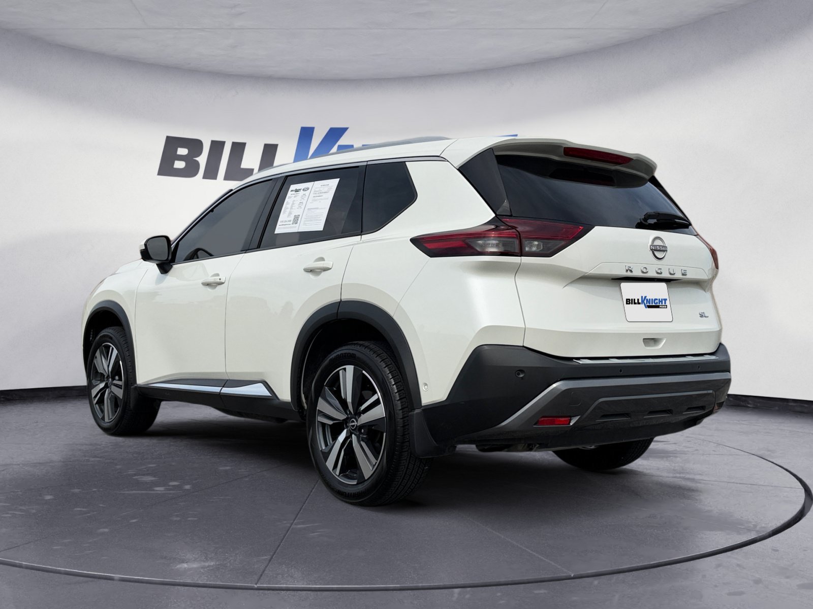 Used 2023 Nissan Rogue SL w/ SL Premium Package FWD image 3