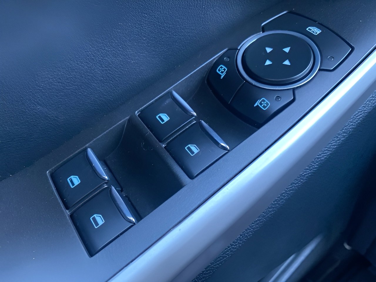 Certified 2023 Ford Explorer XLT w/ Equipment Group 202A image 19