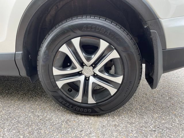 Used 2018 Toyota RAV4 LE w/ All Weather Liner Package AWD/4WD image 5