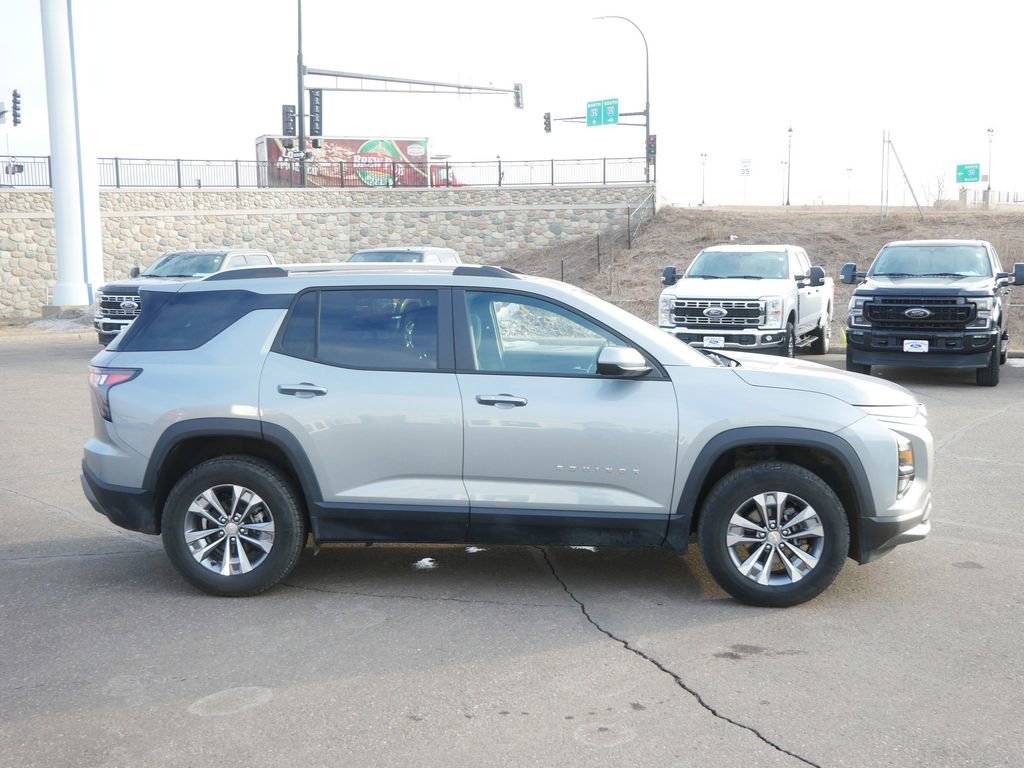 Used 2025 Chevrolet Equinox LT image 4