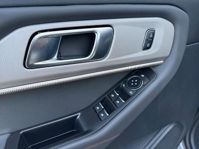 Certified 2025 Ford Explorer Active image 15