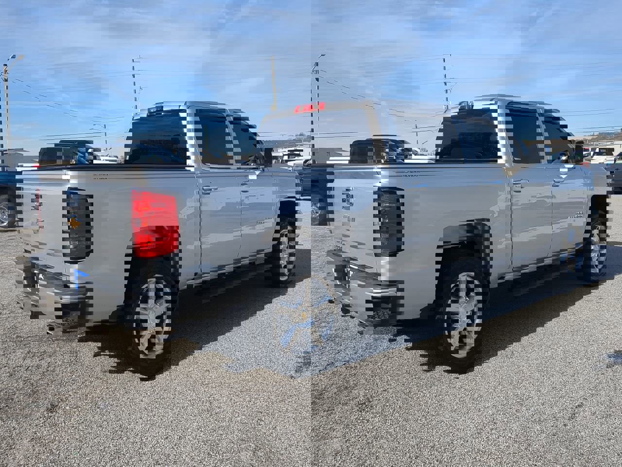 Used 2018 Chevrolet Silverado 1500 Custom w/ Custom Value Package image 4