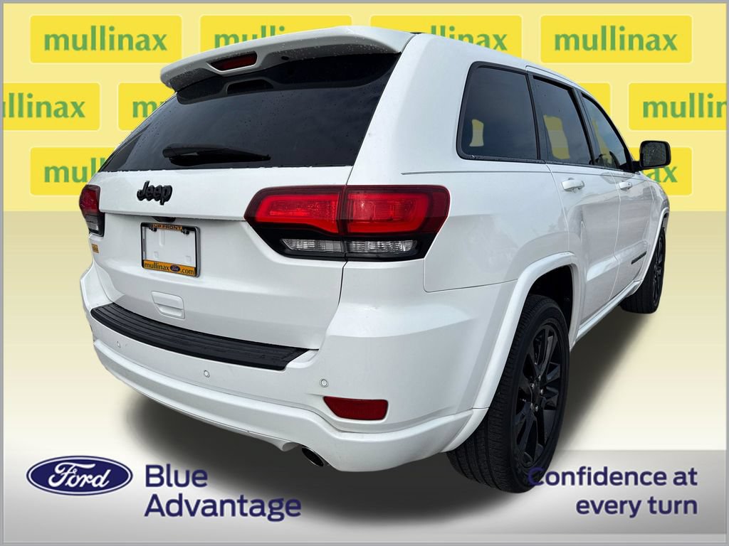 Used 2020 Jeep Grand Cherokee Altitude RWD image 4