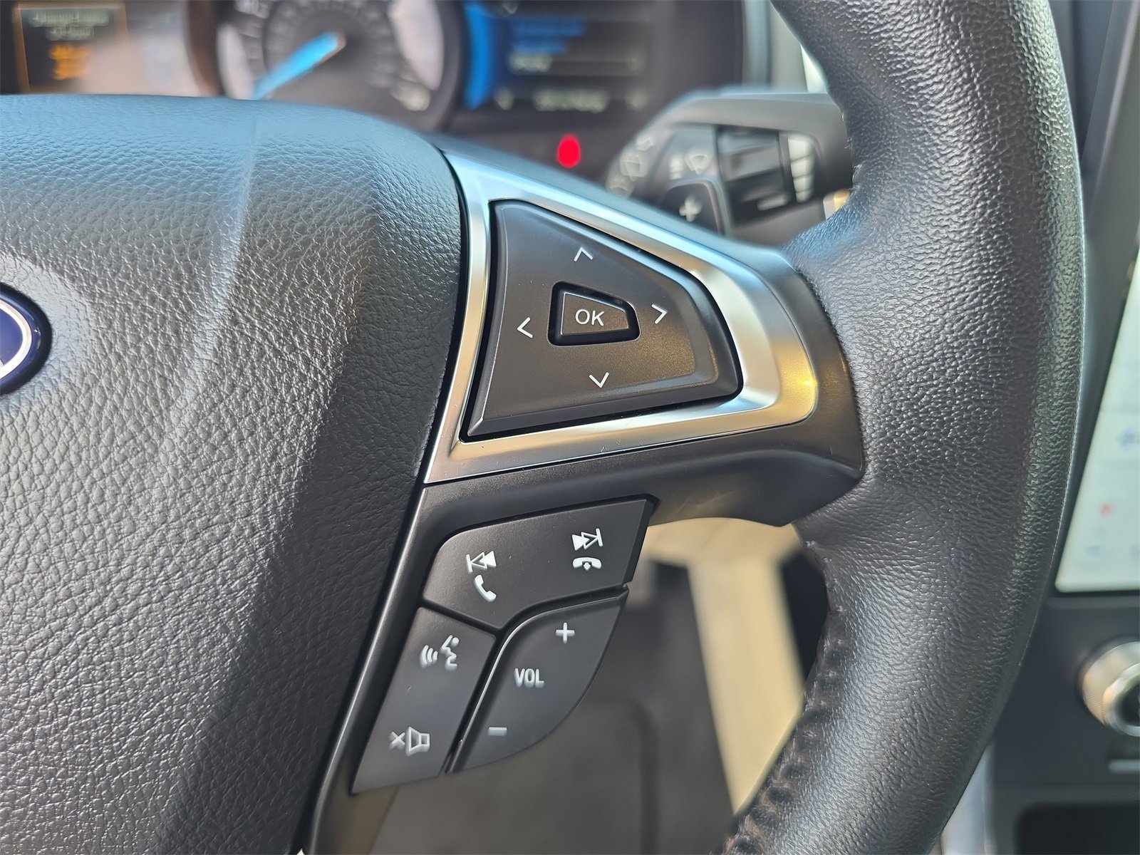 Certified 2022 Ford Edge Titanium w/ Equipment Group 301A image 23