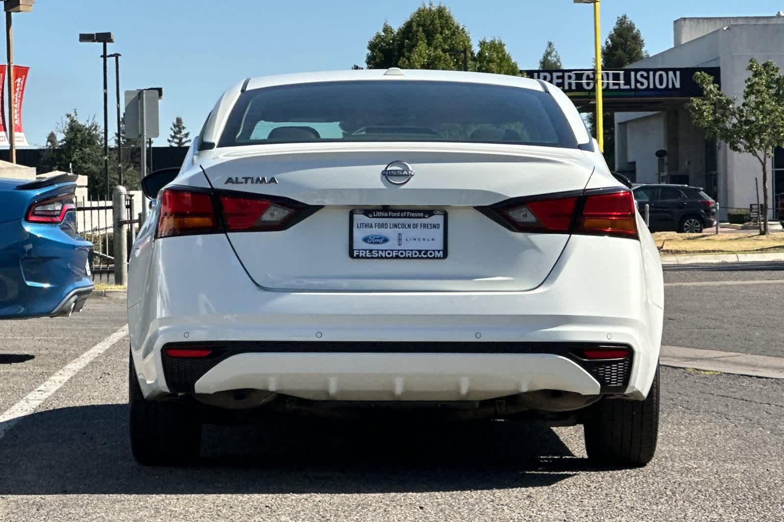 Used 2025 Nissan Altima 2.5 SV FWD image 7