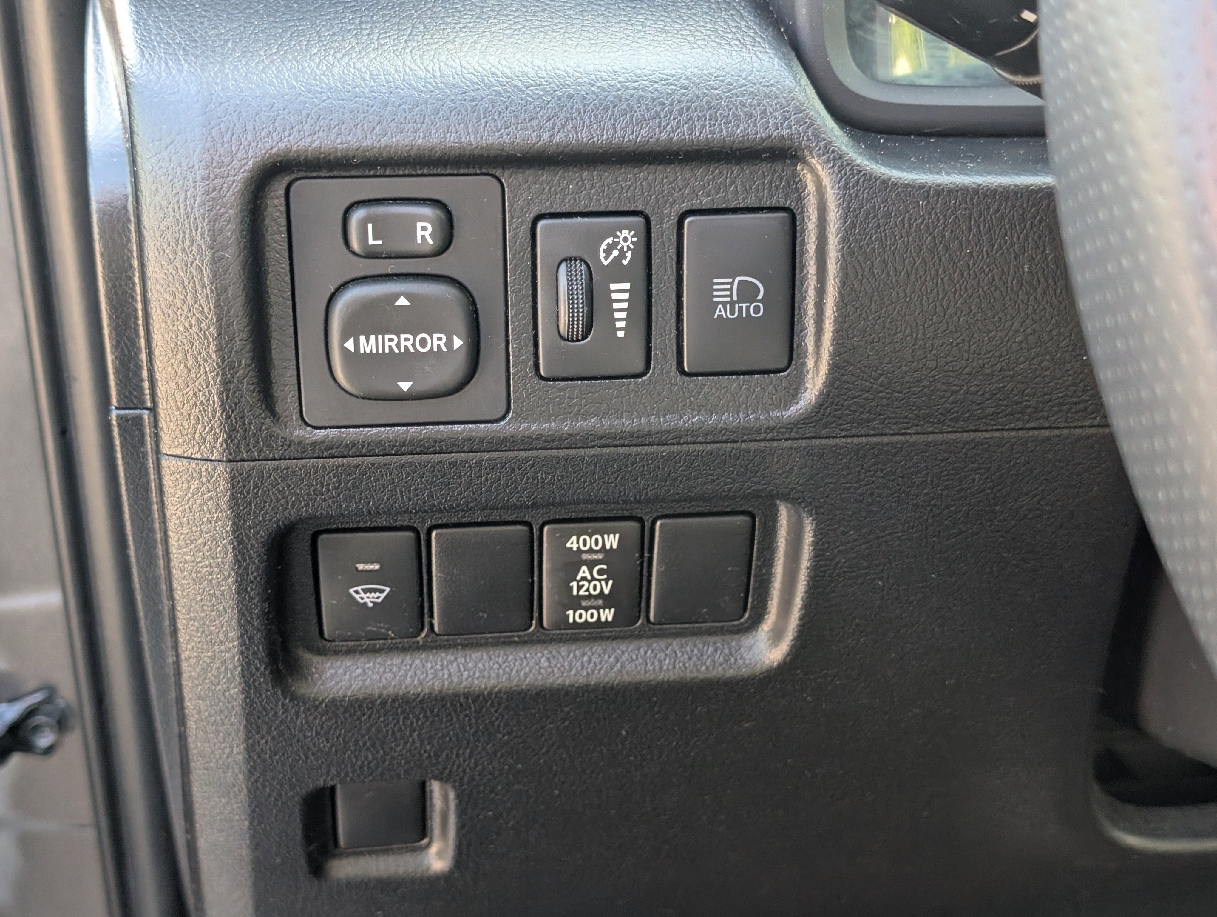 Used 2020 Toyota 4Runner SR5 Premium w/ Moonroof Package AWD/4WD image 25