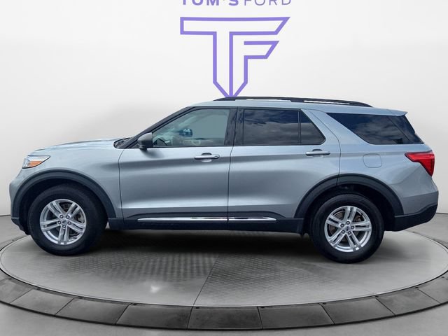 Certified 2023 Ford Explorer XLT w/ Equipment Group 202A AWD/4WD image 2