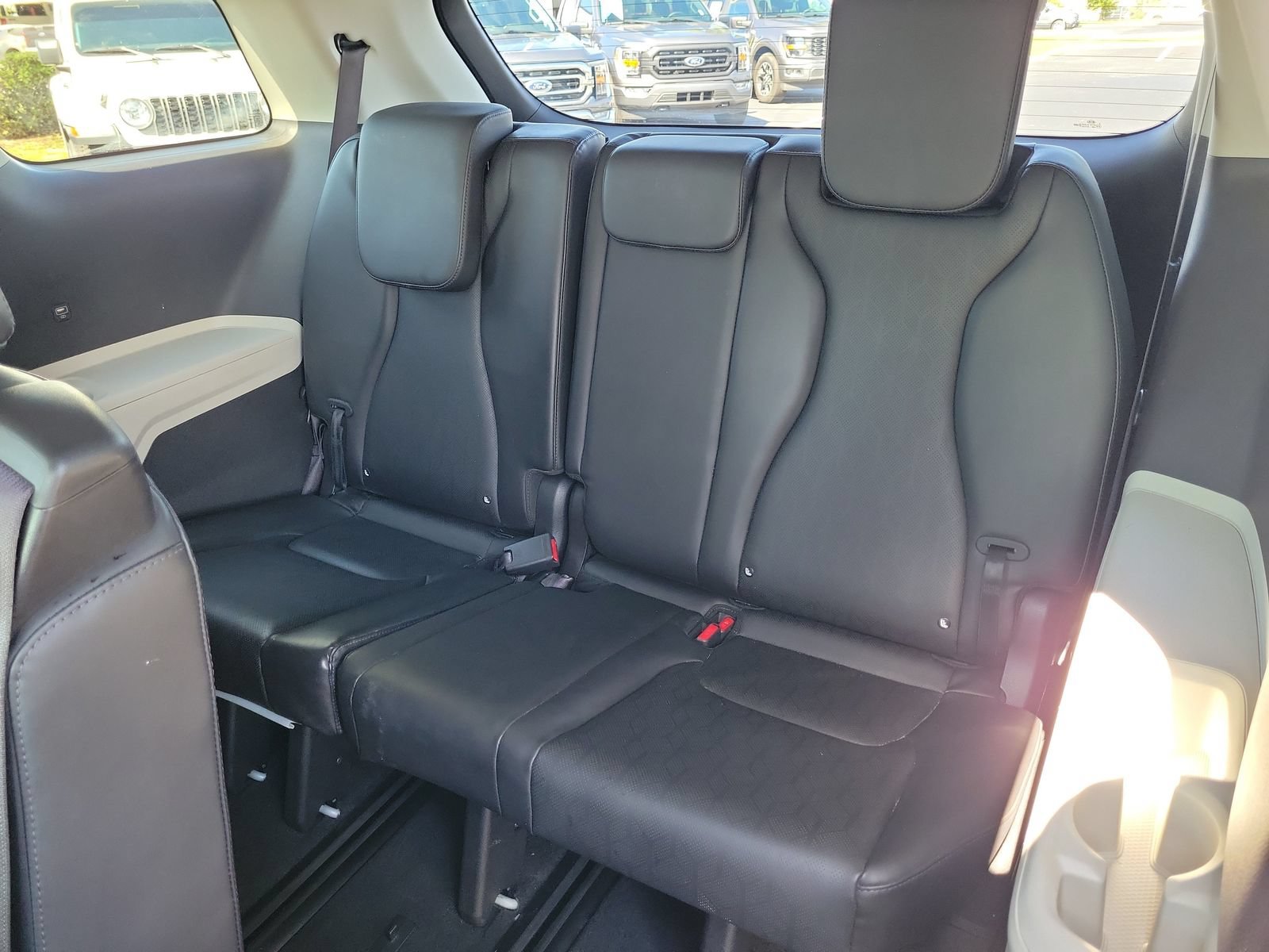 Used 2022 Kia Carnival LX FWD image 10