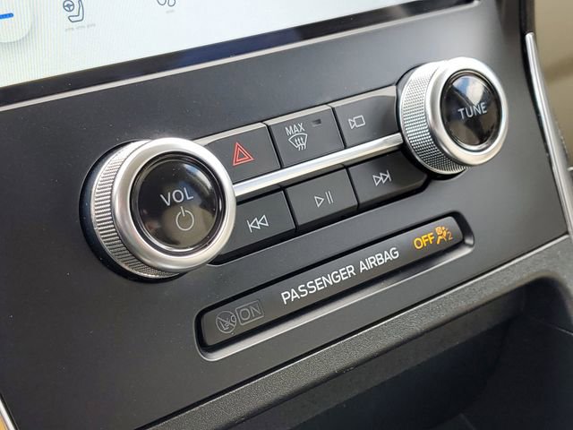 Certified 2024 Ford Edge Titanium AWD/4WD image 22
