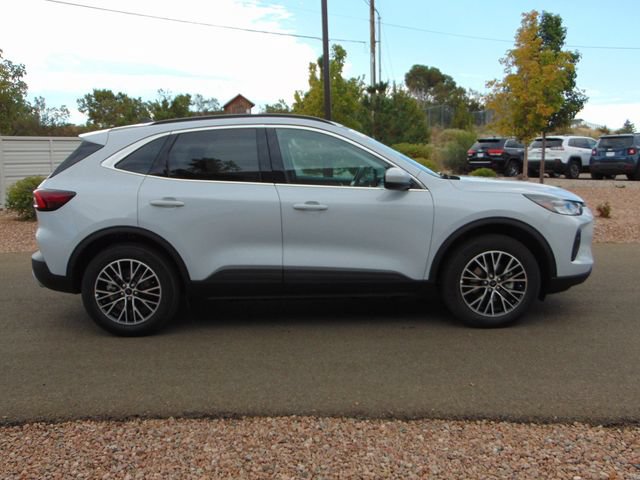 Certified 2026 Ford Escape SE FWD image 7