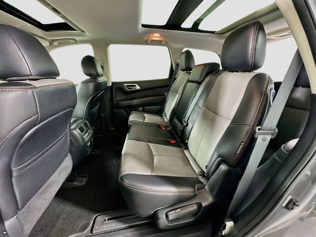 Used 2020 Nissan Pathfinder SL AWD/4WD image 29