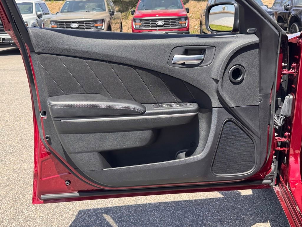 Used 2023 Dodge Charger SXT RWD image 15