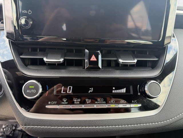 Used 2023 Toyota Corolla SE w/ SE Premium Package FWD image 20