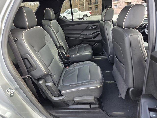 Used 2023 Chevrolet Traverse Premier image 17
