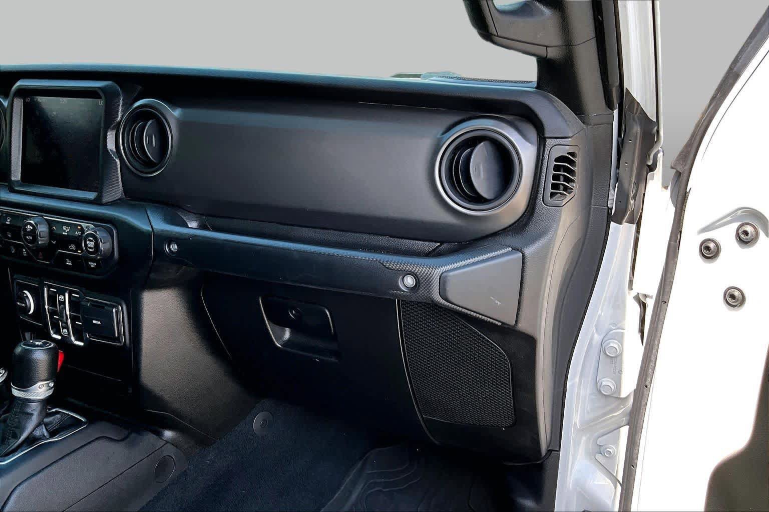 Used 2023 Jeep Gladiator Sport AWD/4WD image 19