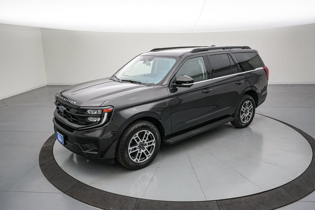 Certified 2025 Ford Expedition Active AWD/4WD image 8