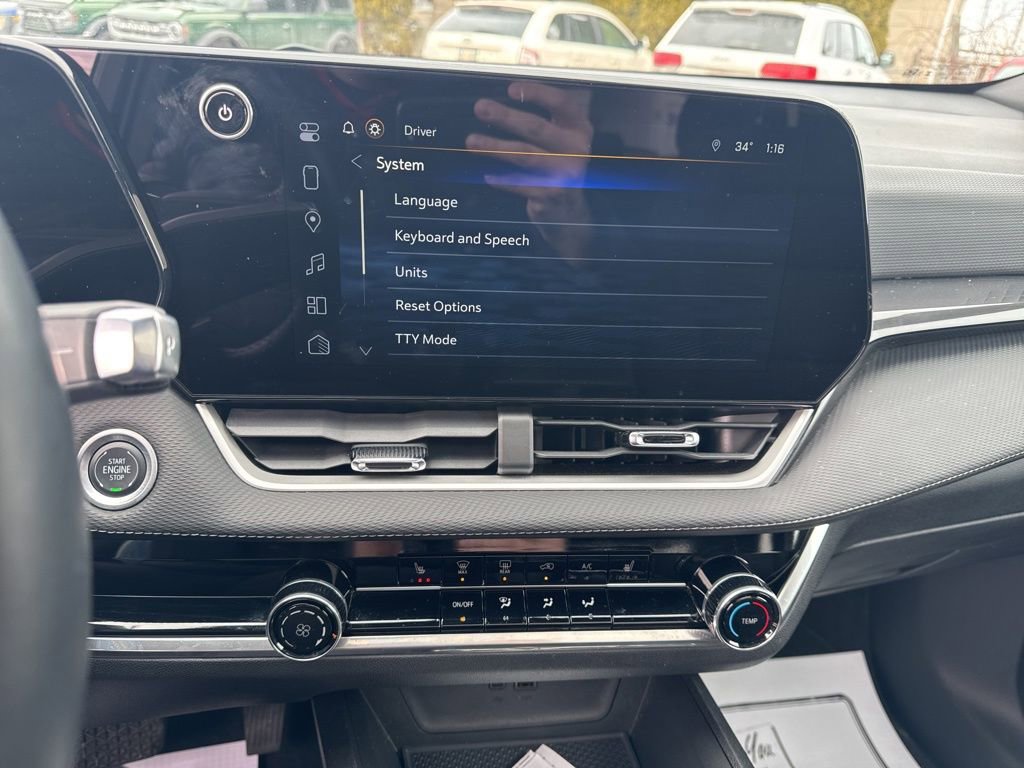 Used 2025 Chevrolet Equinox LT w/ Safety and Technology Package image 5