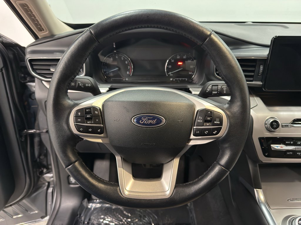 Certified 2023 Ford Explorer XLT w/ Equipment Group 202A image 17