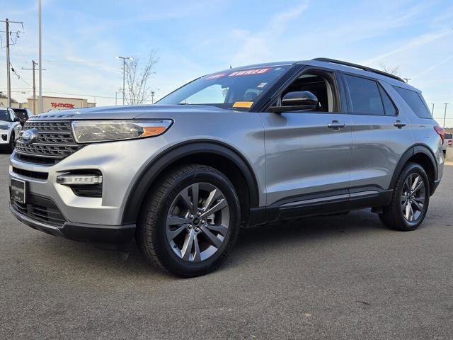 Certified 2022 Ford Explorer XLT w/ Equipment Group 202A image 2