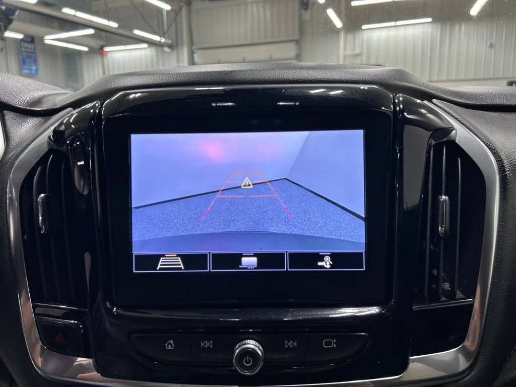 Used 2020 Chevrolet Traverse LT w/ Driver Confidence II Package AWD/4WD image 21