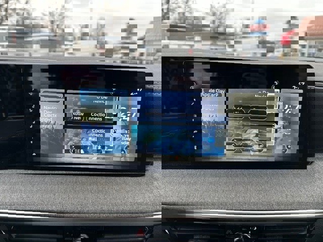 Used 2025 Nissan Kicks SV image 22