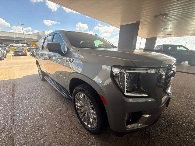 Used 2023 GMC Yukon XL SLE w/ Gmc Pro Safety Plus Package RWD image 2