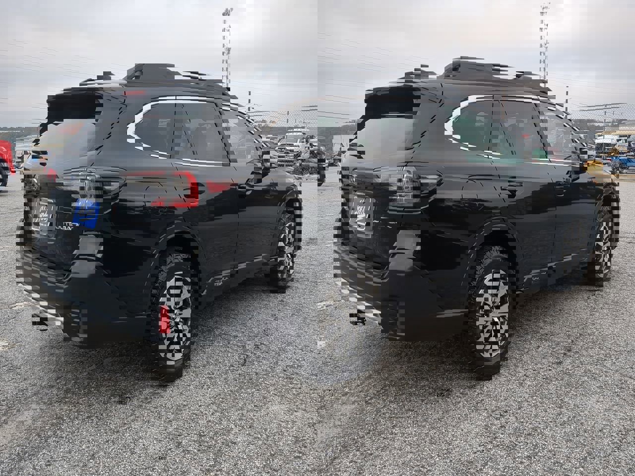 Used 2022 Subaru Outback Premium image 4