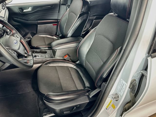 Certified 2025 Ford Escape ST-Line Select AWD/4WD image 19