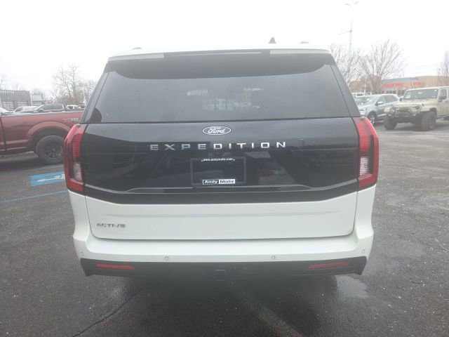 Certified 2025 Ford Expedition Active image 3