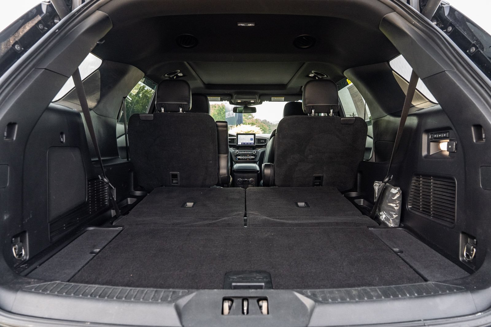 Certified 2020 Ford Explorer Limited w/ Class III Trailer Tow Package RWD image 14