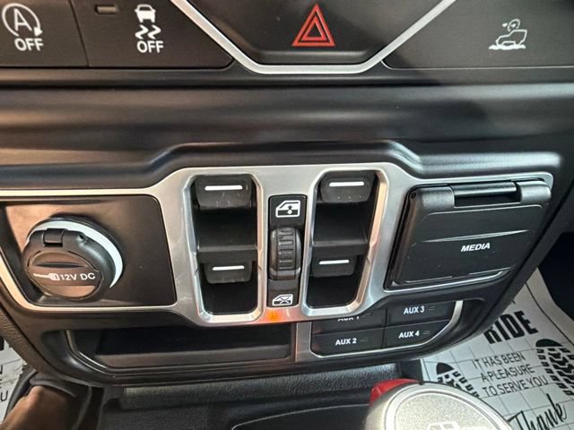 Used 2022 Jeep Gladiator Overland w/ Popular Equipment Package AWD/4WD image 15