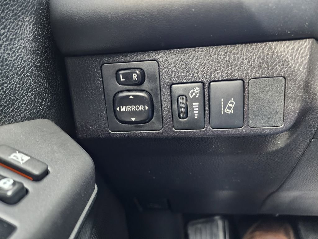 Used 2018 Toyota RAV4 XLE image 17