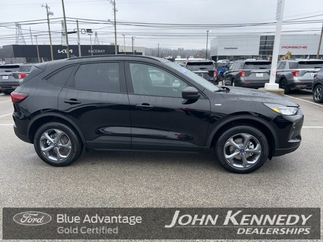 Certified 2025 Ford Escape ST-Line w/ Cold Weather Package image 5