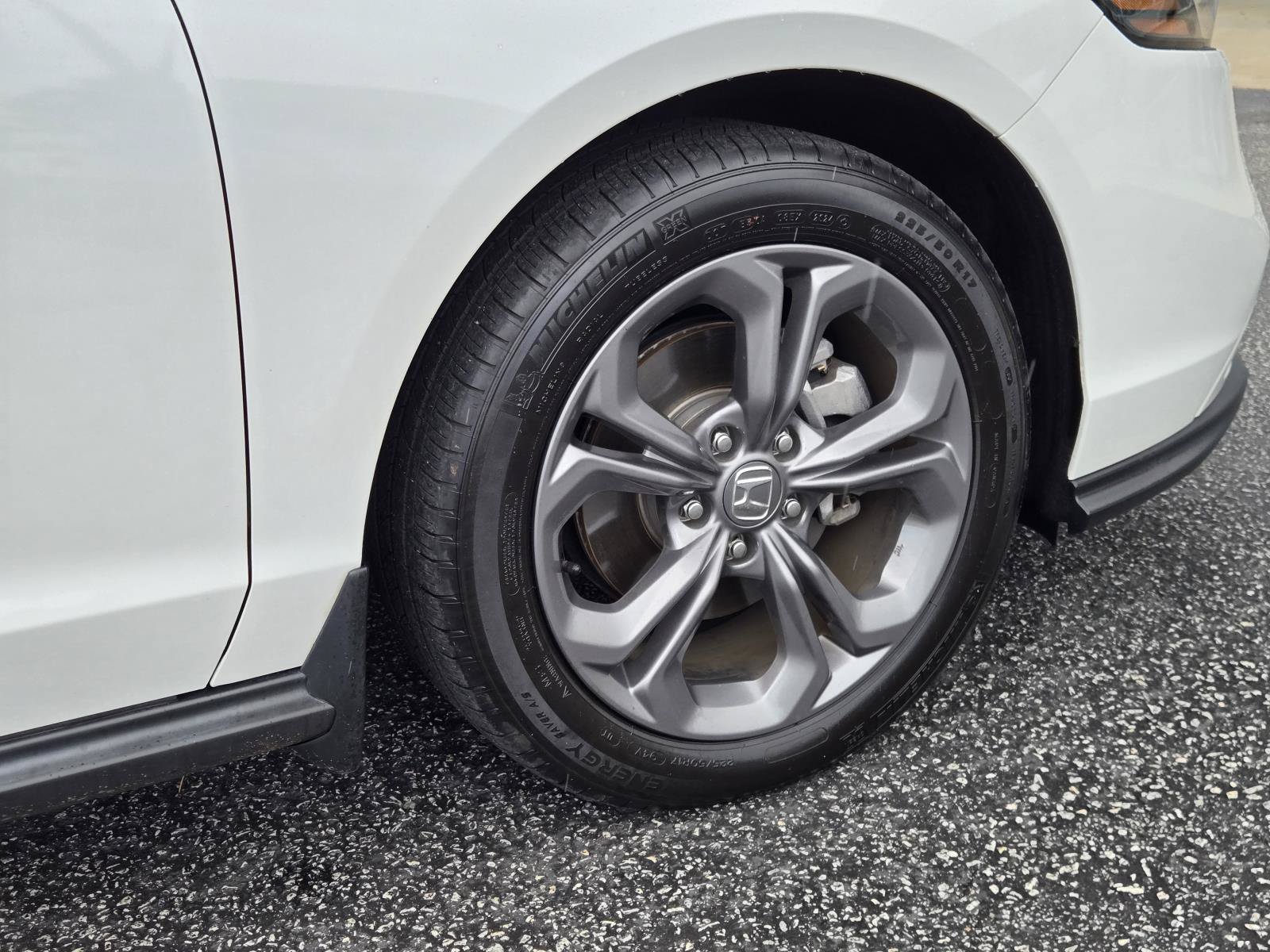 Used 2024 Honda Accord EX image 6