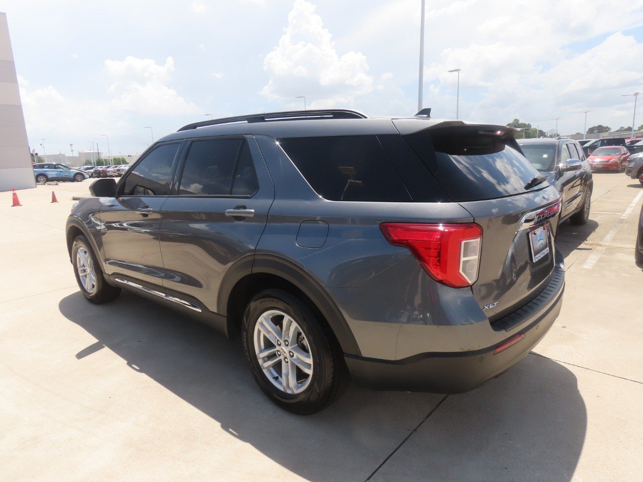 Certified 2023 Ford Explorer XLT RWD image 17