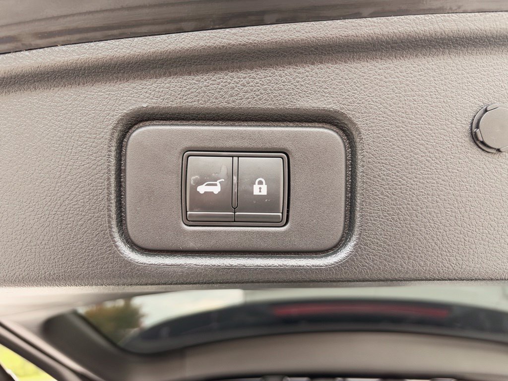 Used 2022 Nissan Pathfinder Platinum w/ Cargo Package FWD image 29