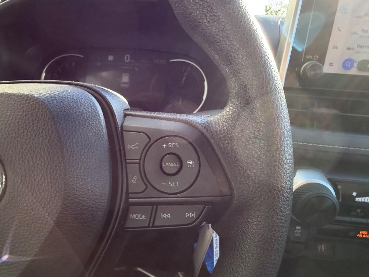 Used 2025 Toyota RAV4 LE AWD/4WD image 13