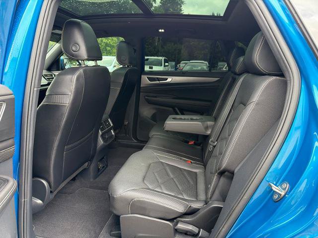 Used 2024 Volkswagen Atlas Cross Sport SE w/ Panoramic Sunroof Package FWD image 7