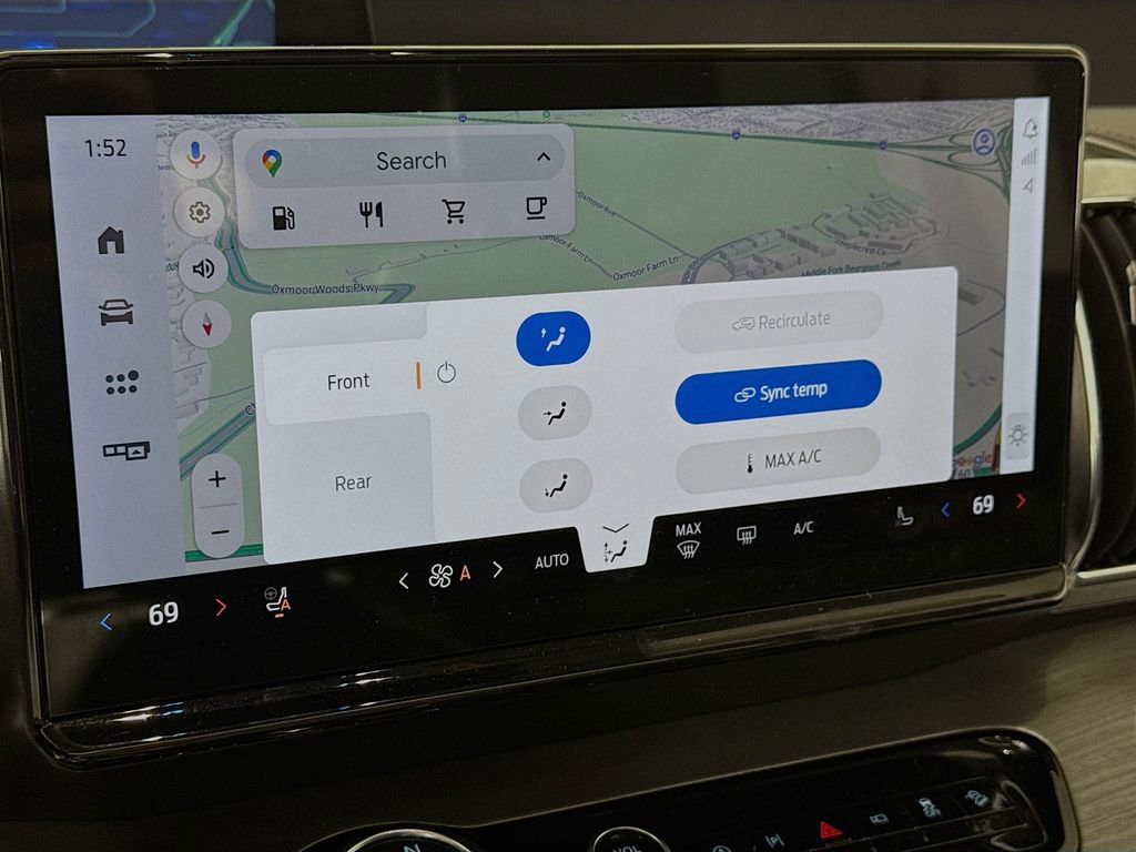 Certified 2025 Ford Expedition Platinum image 19