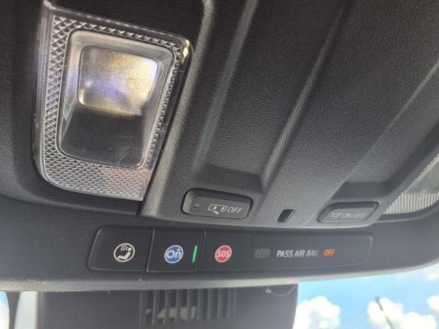 Used 2025 GMC Sierra 2500 AT4 AWD/4WD image 18
