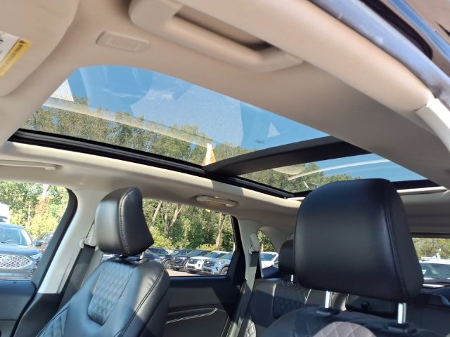 Certified 2024 Ford Edge Titanium w/ Equipment Group 301A AWD/4WD image 13