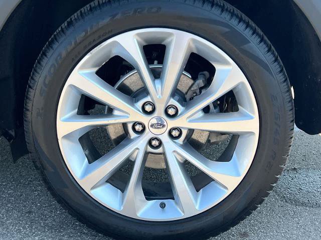 Certified 2023 Ford Explorer Platinum w/ Technology Package AWD/4WD image 14