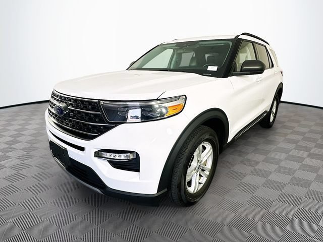 Certified 2023 Ford Explorer XLT w/ Equipment Group 202A AWD/4WD image 6