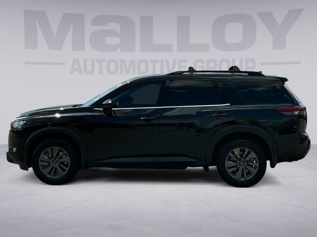 Used 2025 Nissan Pathfinder SV w/ SV Premium Package AWD/4WD image 2