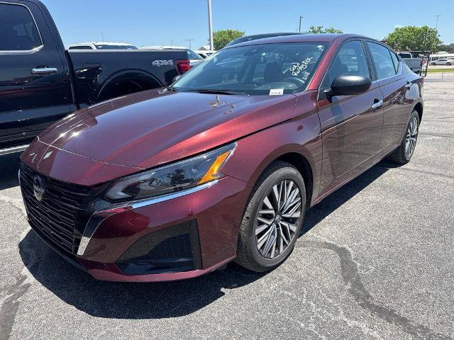 Used 2025 Nissan Altima 2.5 SV AWD/4WD image 1