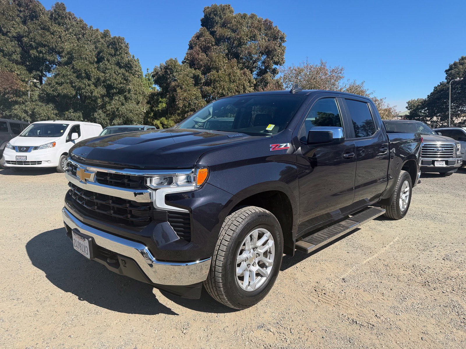 Used 2023 Chevrolet Silverado 1500 LT w/ Z71 Off-Road Package AWD/4WD image 1