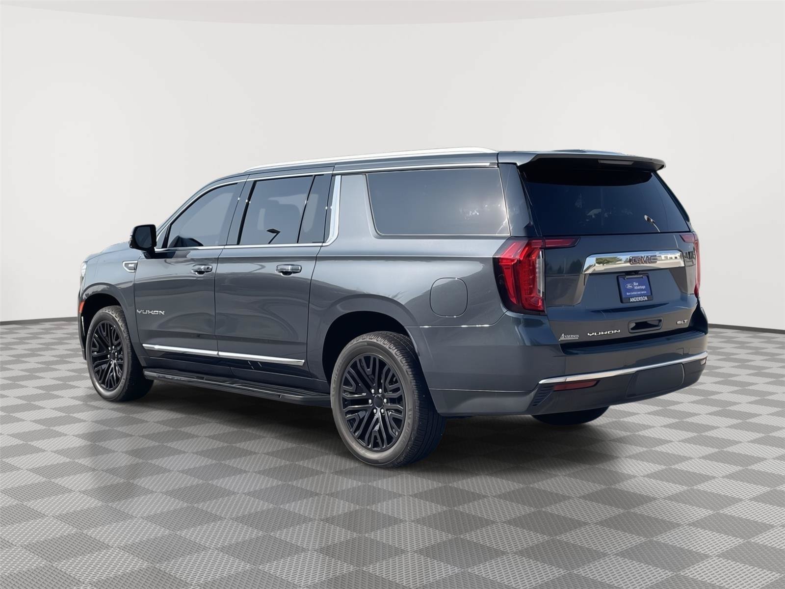 Used 2021 GMC Yukon XL SLT w/ SLT Premium Package AWD/4WD image 9