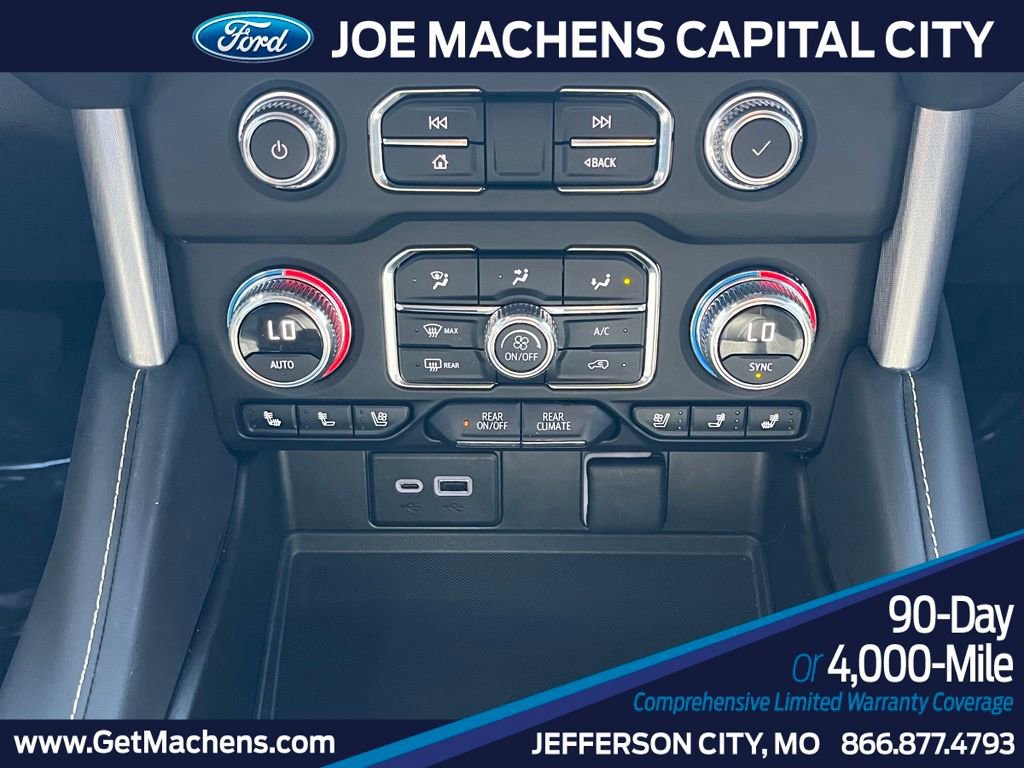 Used 2024 GMC Yukon SLT w/ SLT Luxury Package image 16